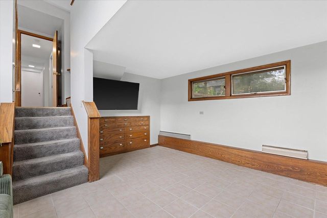 7337 N Seneca ROAD, Fox Point, WI 53217