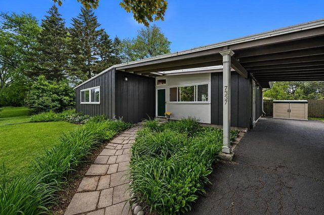 7337 N Seneca ROAD, Fox Point, WI 53217