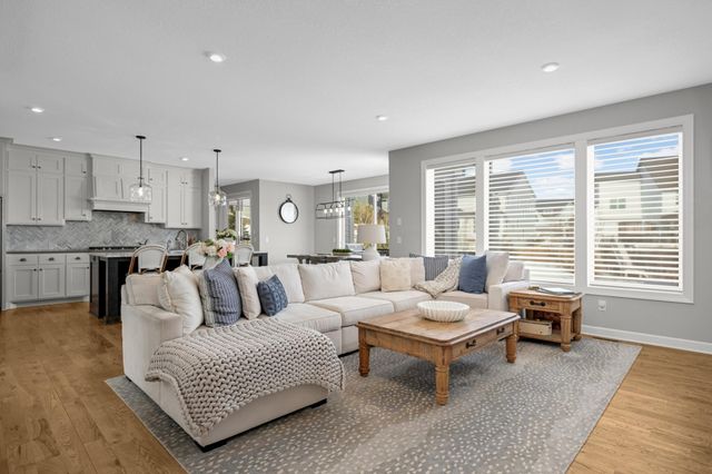 18950 49th Avenue N, Plymouth, MN 55446