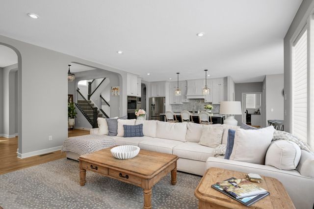 18950 49th Avenue N, Plymouth, MN 55446