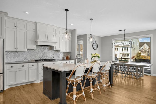 18950 49th Avenue N, Plymouth, MN 55446