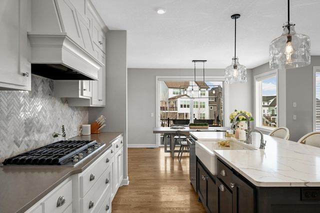 18950 49th Avenue N, Plymouth, MN 55446