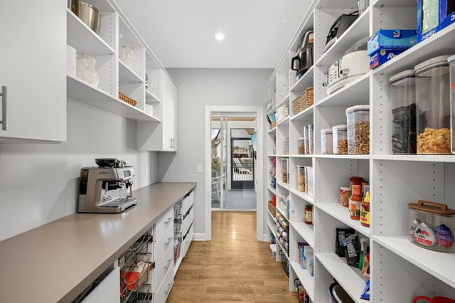 18950 49th Avenue N, Plymouth, MN 55446