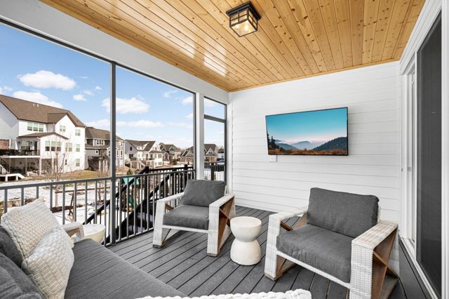 18950 49th Avenue N, Plymouth, MN 55446