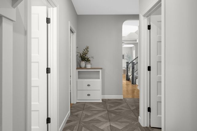 18950 49th Avenue N, Plymouth, MN 55446