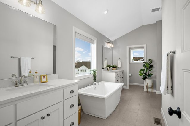 18950 49th Avenue N, Plymouth, MN 55446