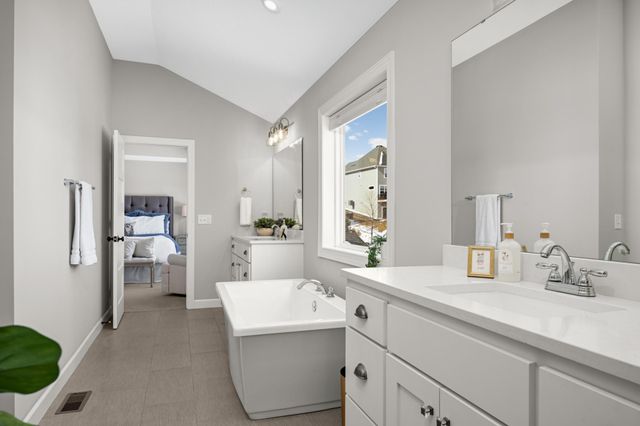 18950 49th Avenue N, Plymouth, MN 55446