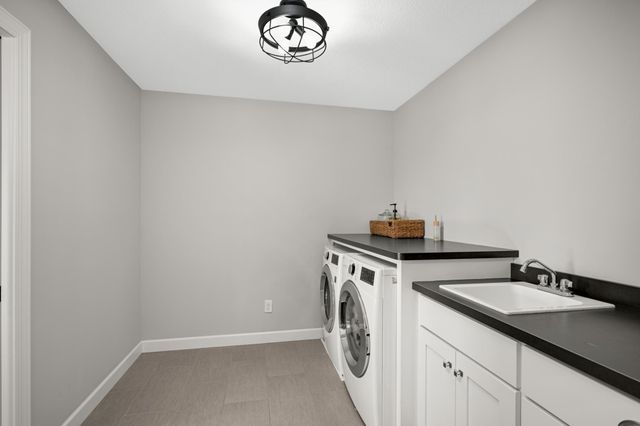 18950 49th Avenue N, Plymouth, MN 55446