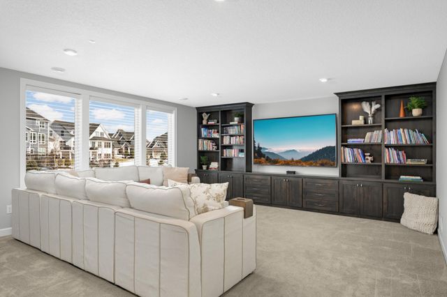 18950 49th Avenue N, Plymouth, MN 55446