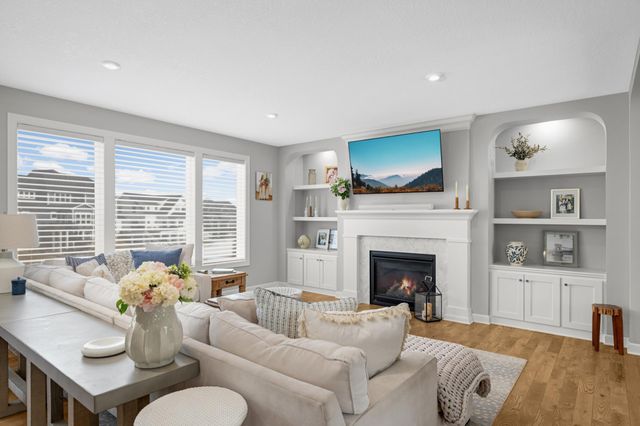 18950 49th Avenue N, Plymouth, MN 55446