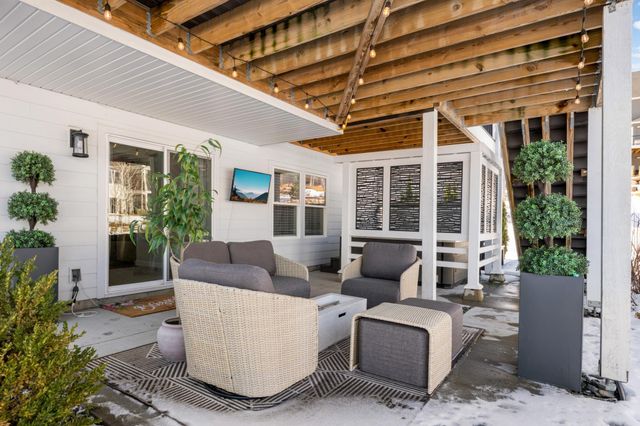 18950 49th Avenue N, Plymouth, MN 55446