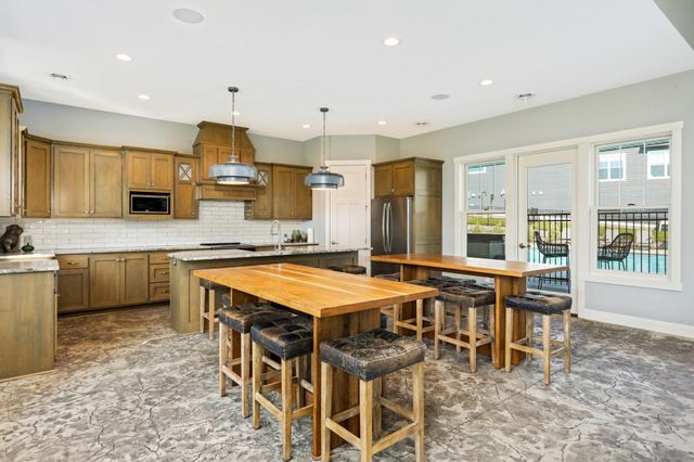 18950 49th Avenue N, Plymouth, MN 55446