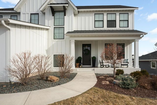 18950 49th Avenue N, Plymouth, MN 55446