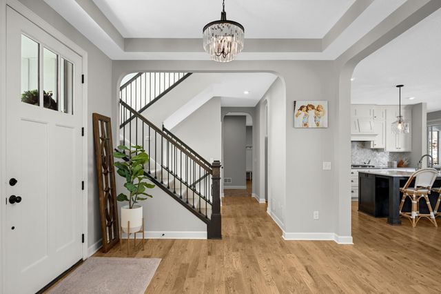 18950 49th Avenue N, Plymouth, MN 55446