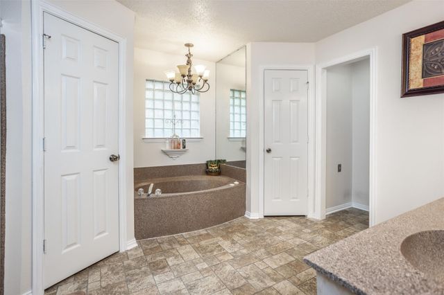 8059 E US Highway 82, Gainesville, TX 76240