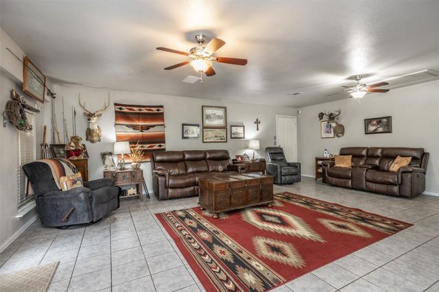 8059 E US Highway 82, Gainesville, TX 76240