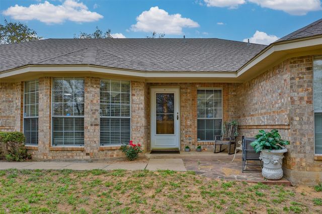 8059 E US Highway 82, Gainesville, TX 76240