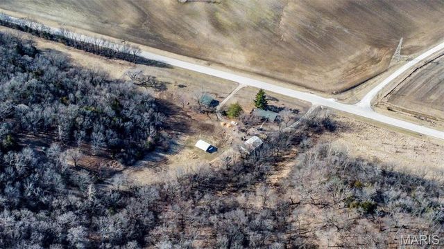 14912 State Hwy 96, Nebo, IL 62355