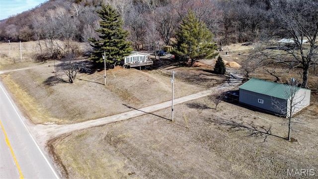 14912 State Hwy 96, Nebo, IL 62355