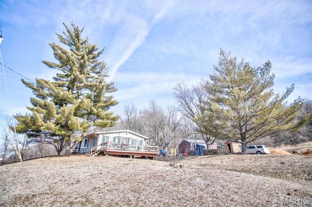 14912 State Hwy 96, Nebo, IL 62355