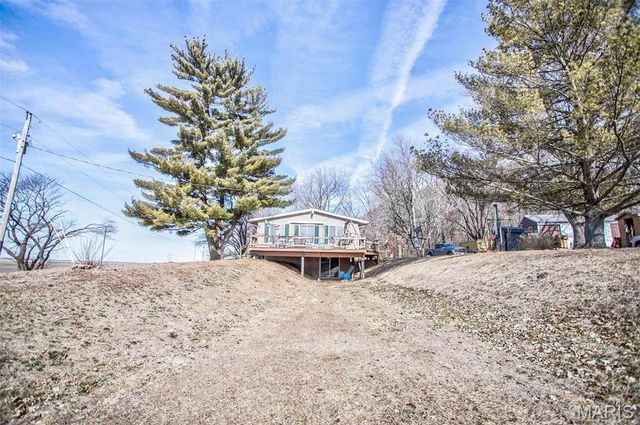 14912 State Hwy 96, Nebo, IL 62355