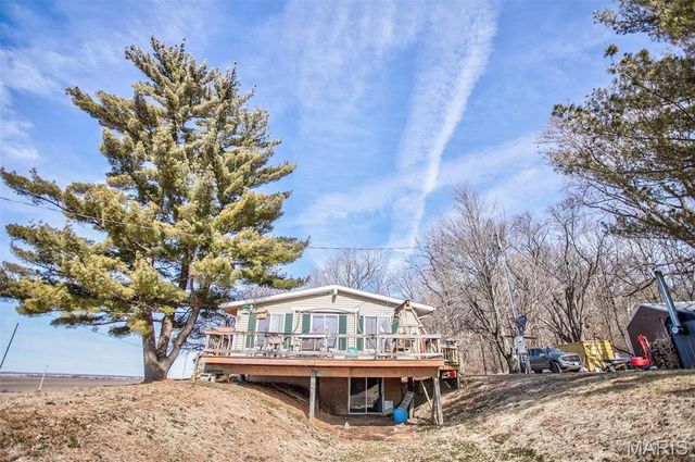 14912 State Hwy 96, Nebo, IL 62355