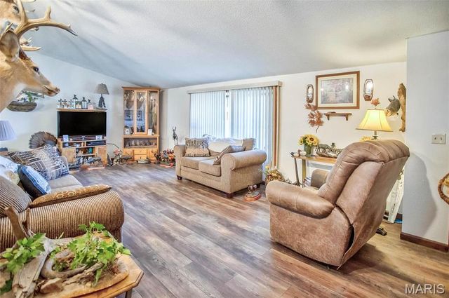 14912 State Hwy 96, Nebo, IL 62355