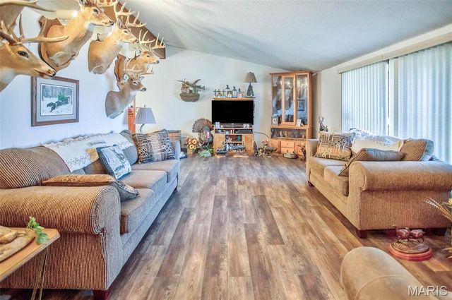 14912 State Hwy 96, Nebo, IL 62355