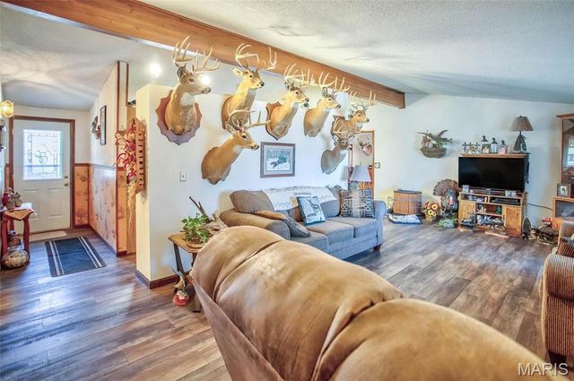 14912 State Hwy 96, Nebo, IL 62355