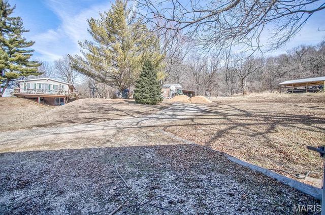 14912 State Hwy 96, Nebo, IL 62355