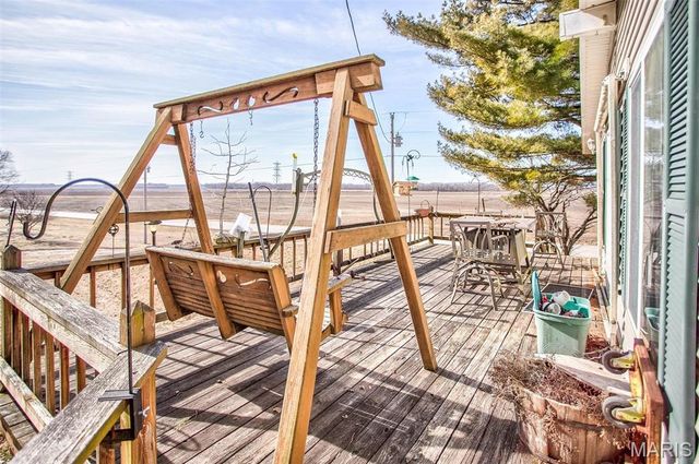 14912 State Hwy 96, Nebo, IL 62355