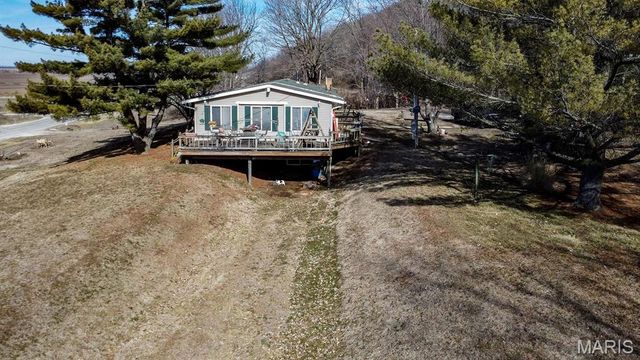 14912 State Hwy 96, Nebo, IL 62355