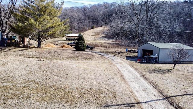 14912 State Hwy 96, Nebo, IL 62355