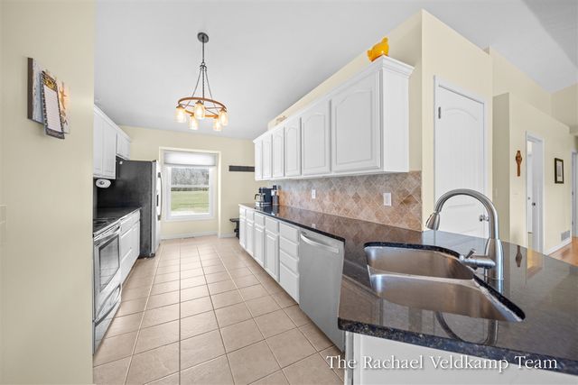 14193 108th Avenue, Grand Haven, MI 49417