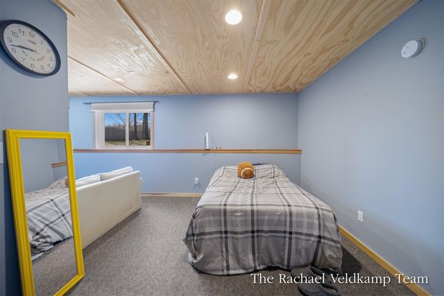 14193 108th Avenue, Grand Haven, MI 49417