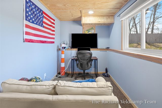 14193 108th Avenue, Grand Haven, MI 49417