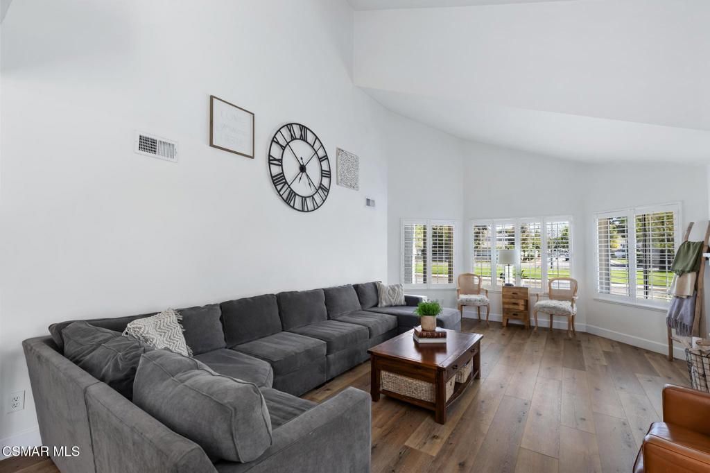 Image 10 of property listing at 2513 Radford Court, Simi Valley, CA 93063