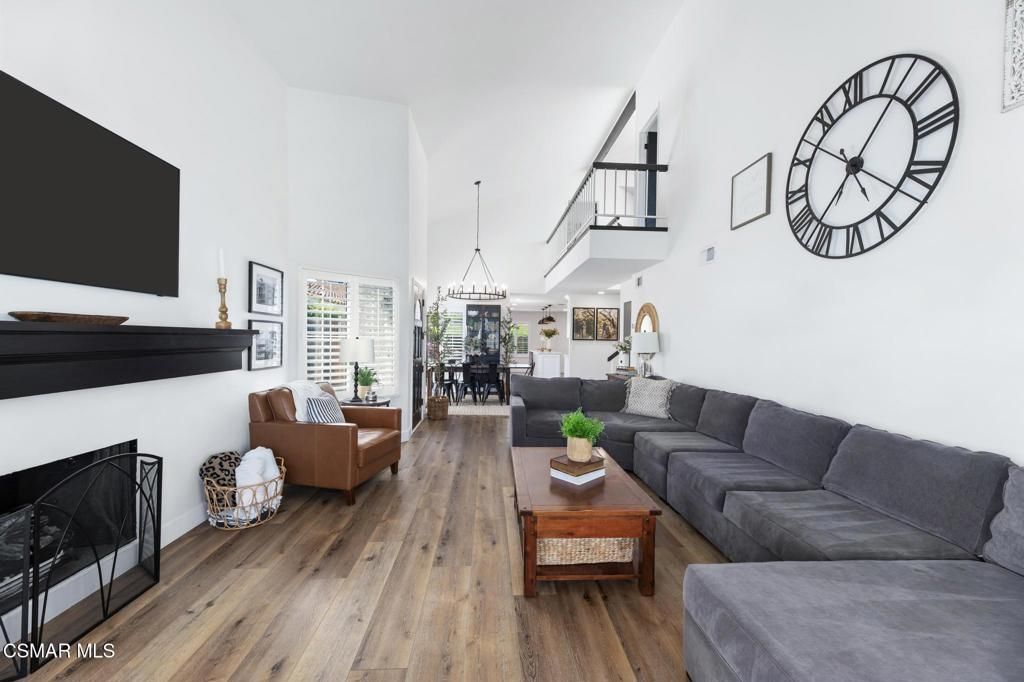 Image 12 of property listing at 2513 Radford Court, Simi Valley, CA 93063