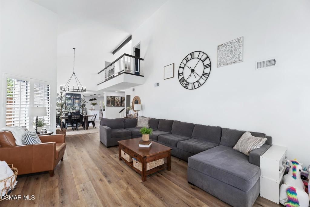 Image 13 of property listing at 2513 Radford Court, Simi Valley, CA 93063