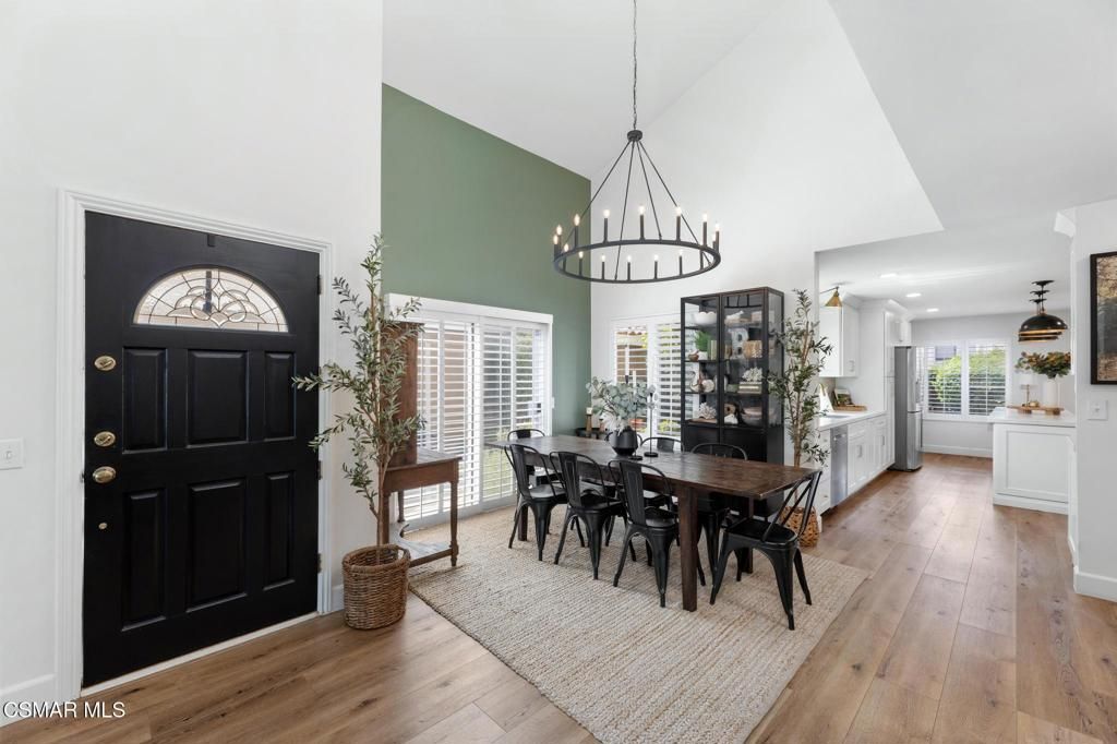 Image 15 of property listing at 2513 Radford Court, Simi Valley, CA 93063