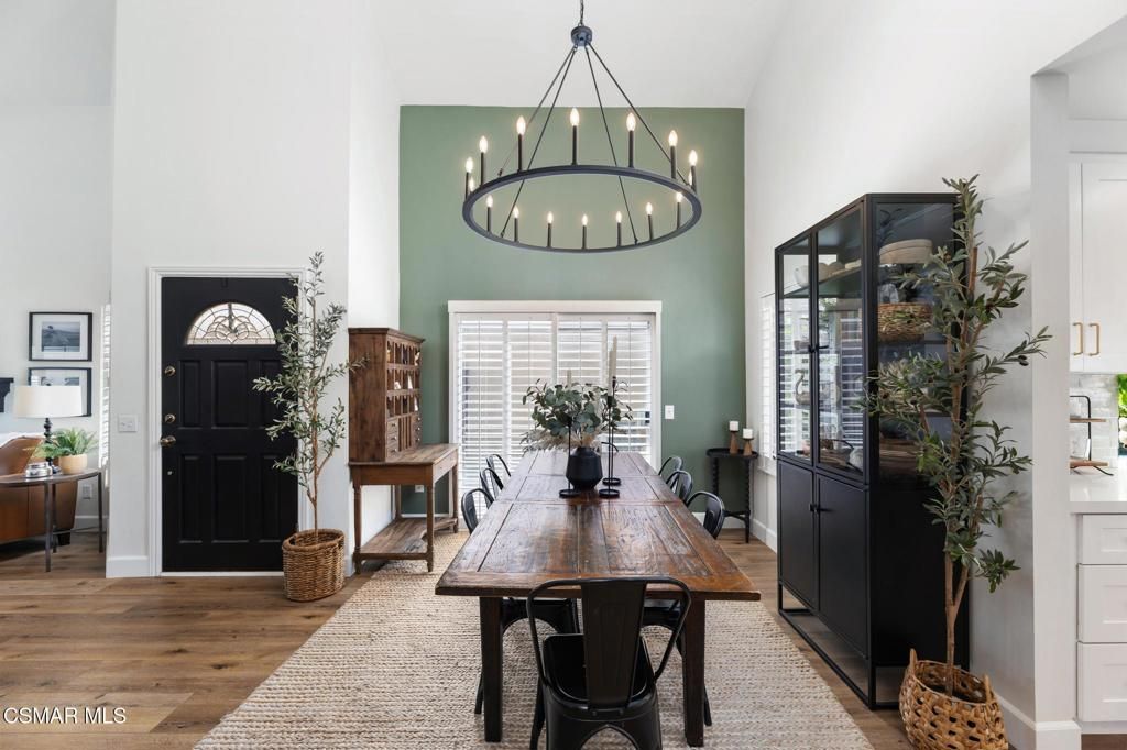 Image 16 of property listing at 2513 Radford Court, Simi Valley, CA 93063