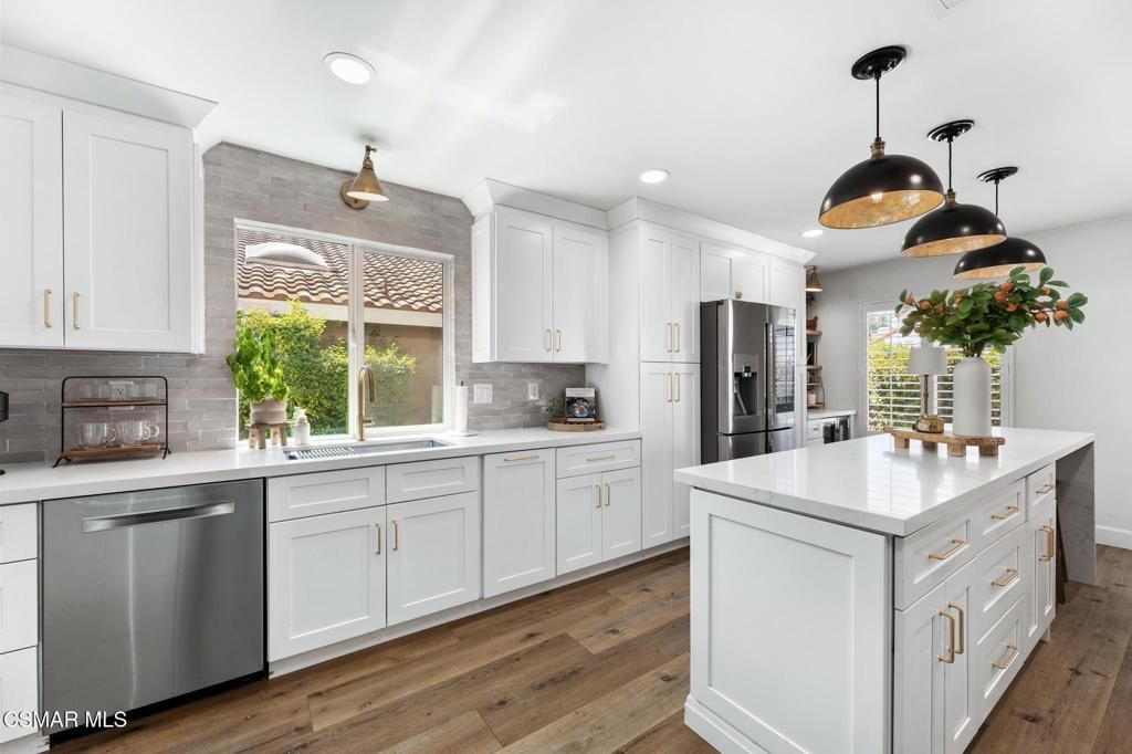 Image 25 of property listing at 2513 Radford Court, Simi Valley, CA 93063