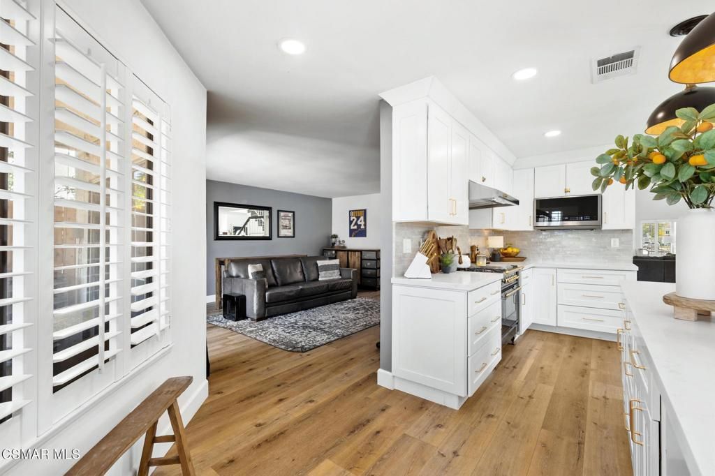 Image 27 of property listing at 2513 Radford Court, Simi Valley, CA 93063