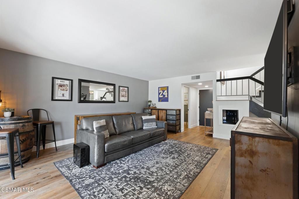 Image 35 of property listing at 2513 Radford Court, Simi Valley, CA 93063