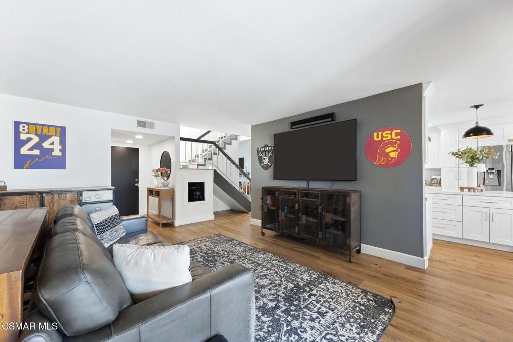 Image 37 of property listing at 2513 Radford Court, Simi Valley, CA 93063