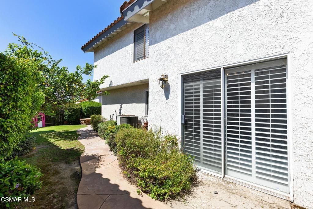 Image 75 of property listing at 2513 Radford Court, Simi Valley, CA 93063