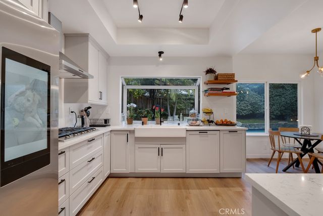 5038 Durant Court, Oak Park, CA 91377