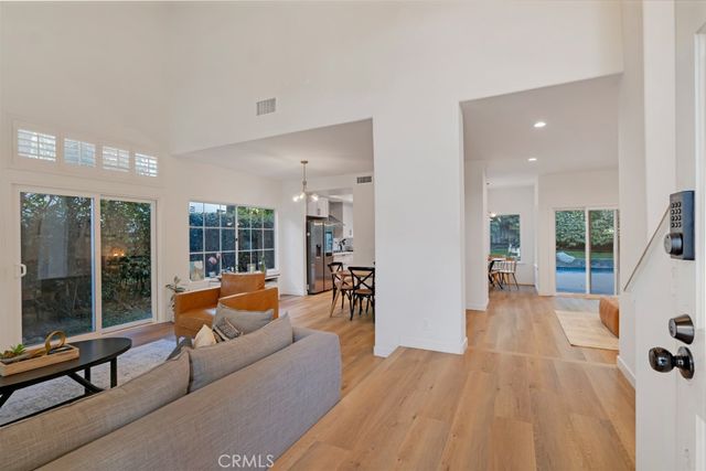 5038 Durant Court, Oak Park, CA 91377