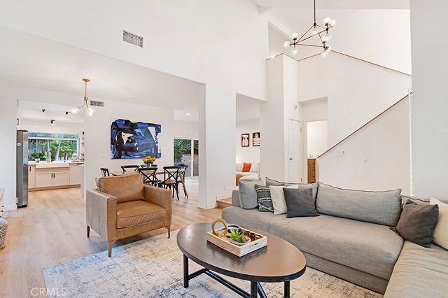 5038 Durant Court, Oak Park, CA 91377