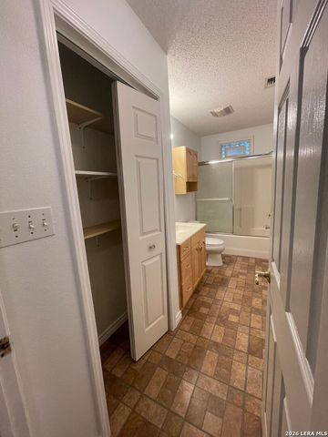 1640 Lonesome, Canyon Lake, TX 78133